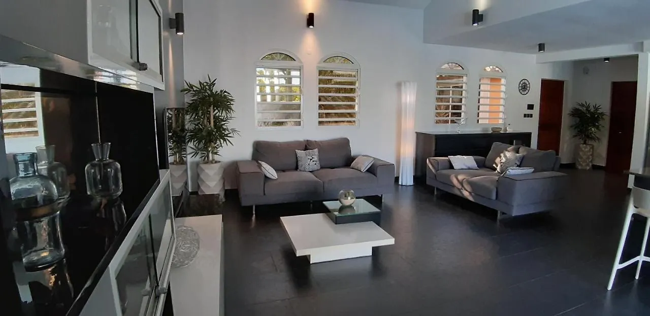 Villa La Ressource location